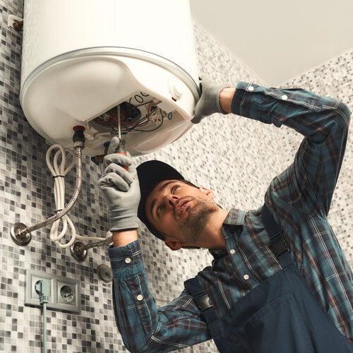Plumber at work in Pomona, CA | Pro Plumbers California Plumber at work in Pomona, CA | Pro Plumbers California